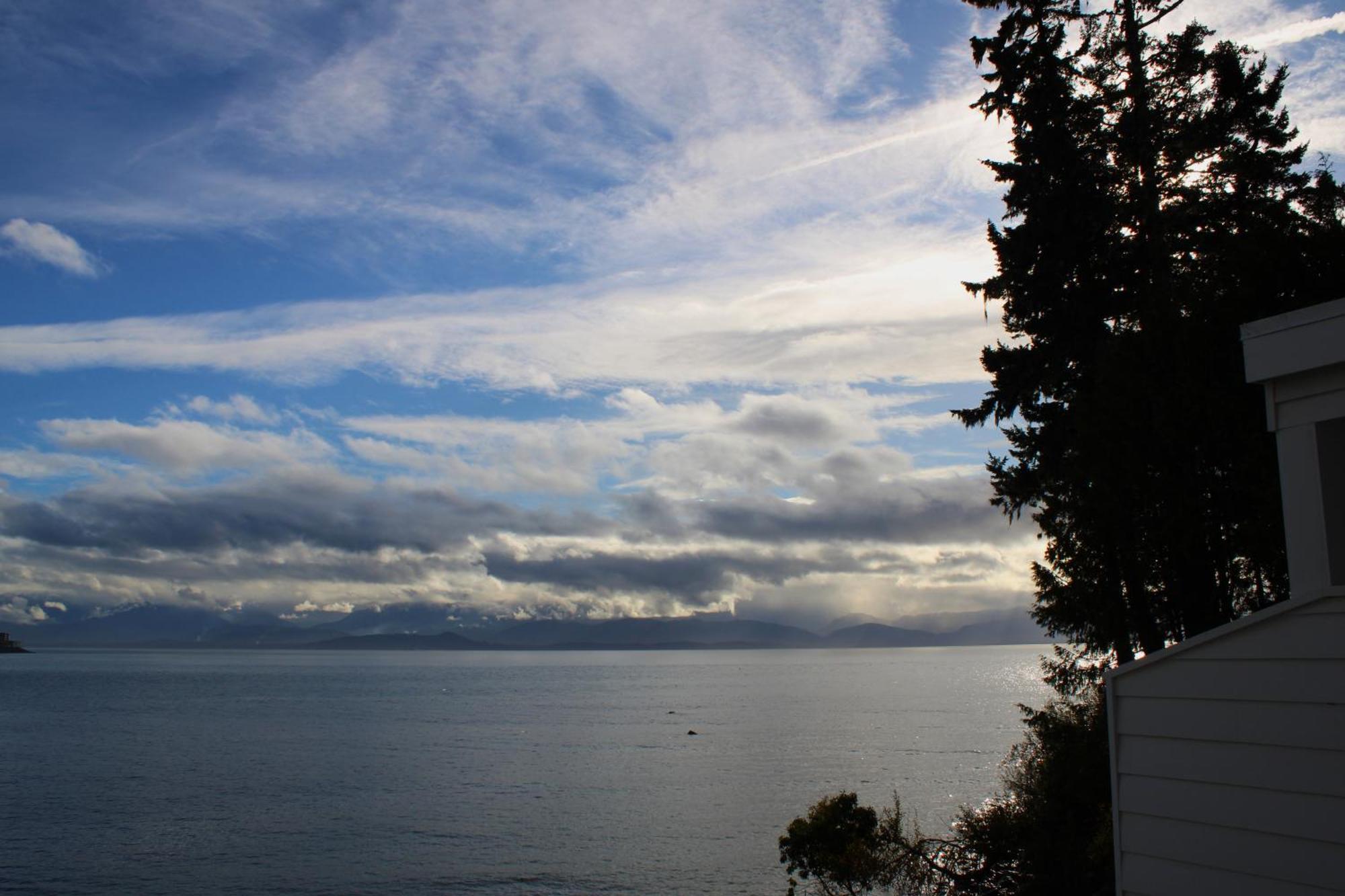 Sooke Harbour House Exterior foto