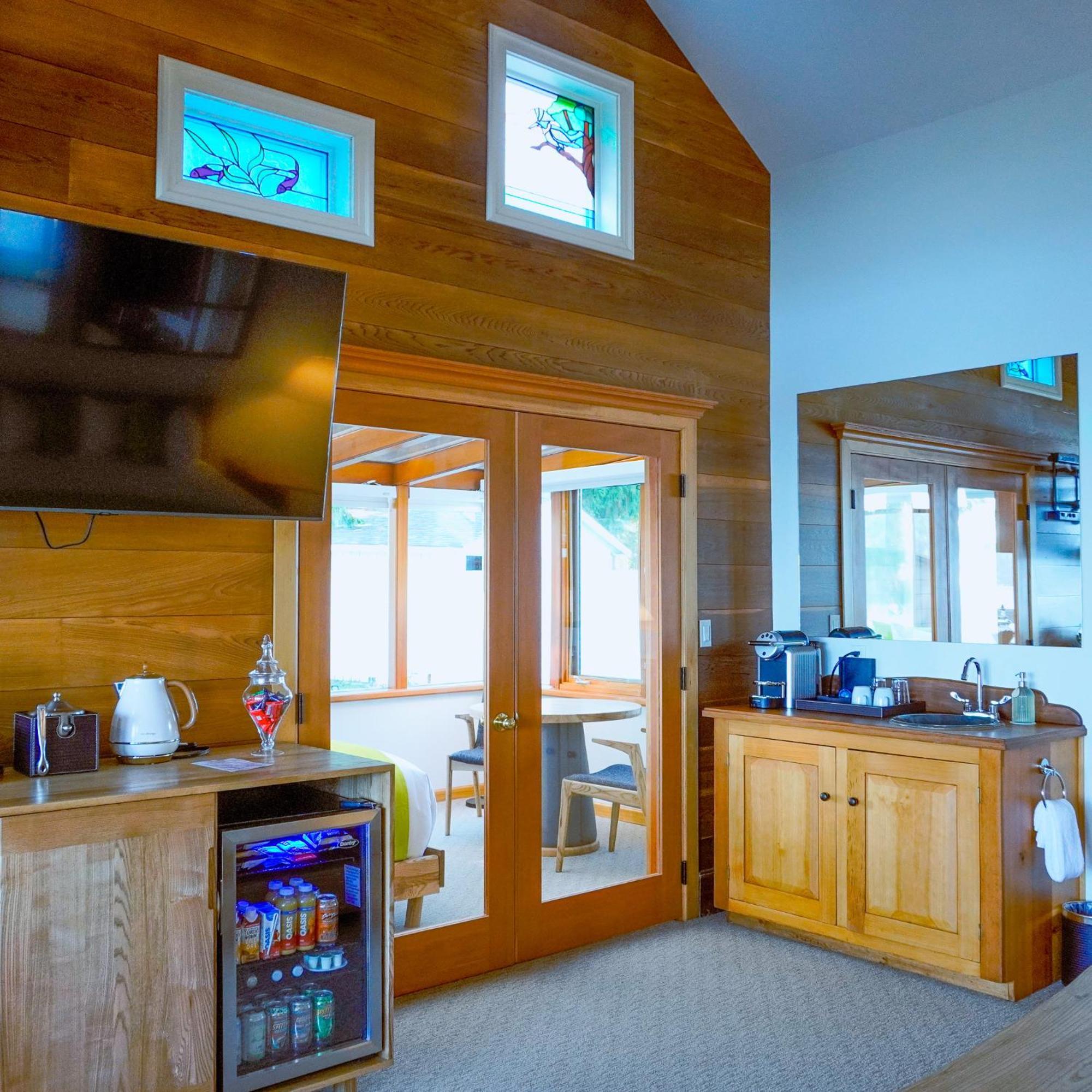 Sooke Harbour House Exterior foto