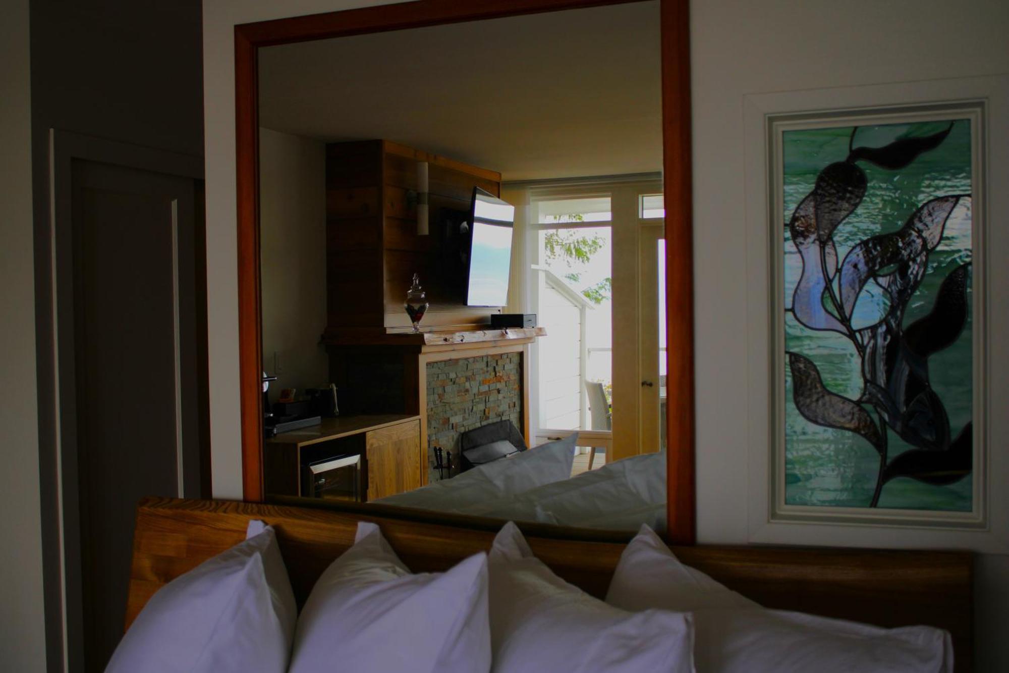 Sooke Harbour House Exterior foto