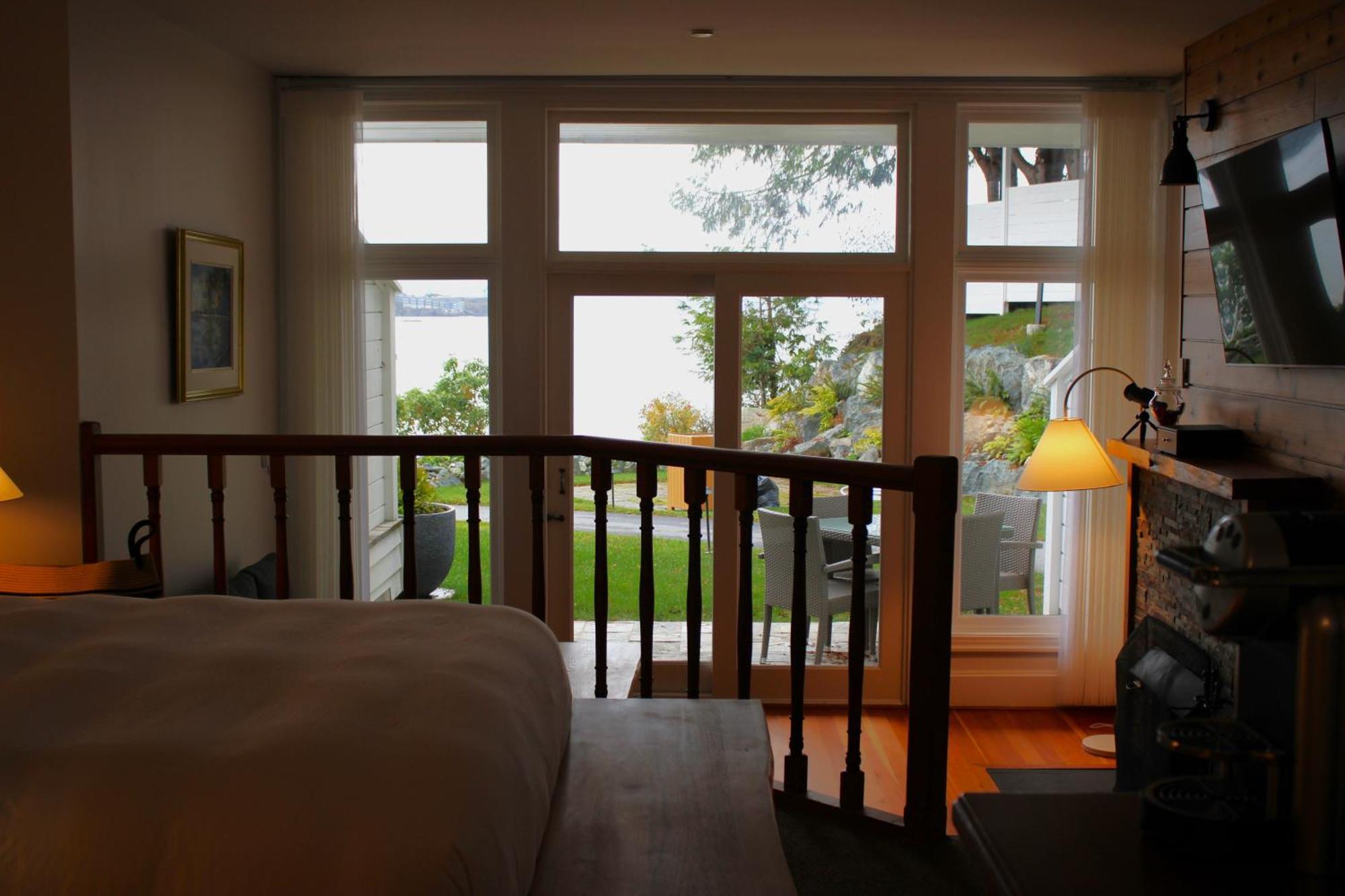Sooke Harbour House Exterior foto